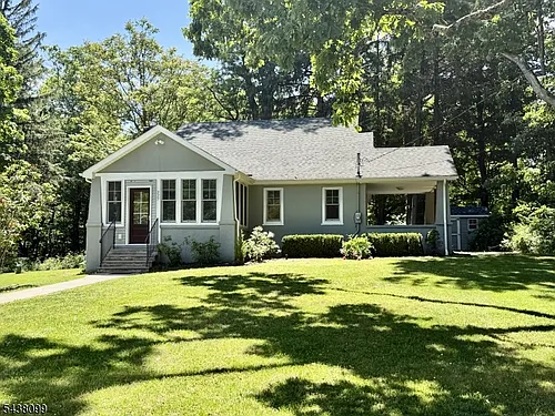 227 Oak Ridge Rd W Photo 1