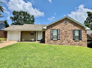 10196 Curtis Dr, Olive Branch, MS 38654