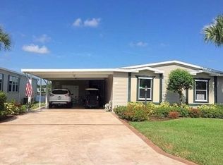 2049 E Lakeview Dr, Sebastian, FL 32958