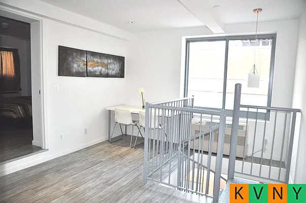 Rented by KVNY Soho | media 40