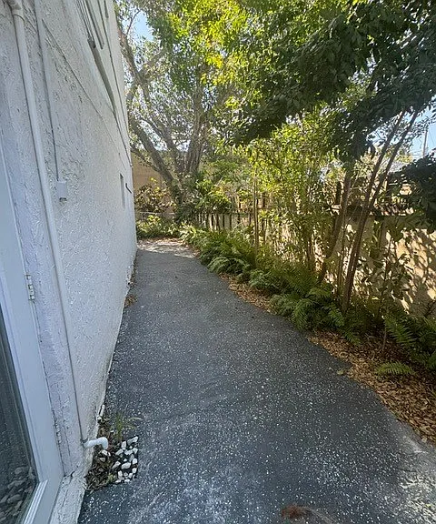 1413 N Dixie Hwy #2 — Photo 26