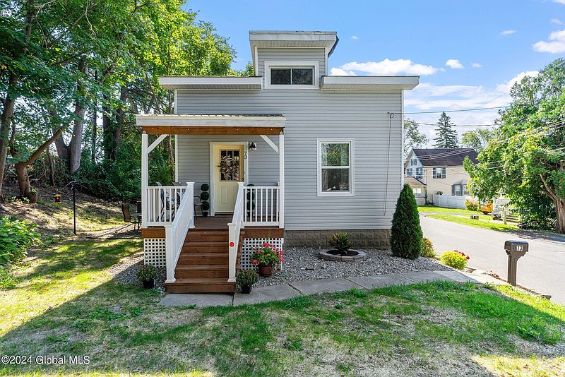 2nd image of 73 Pleasantview Avenue