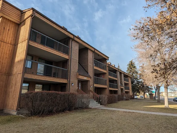 226 Fairmont Dr, Saskatoon, SK S7M 4P5