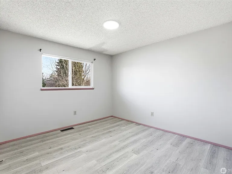 9926 59th Dr NE — Photo 20