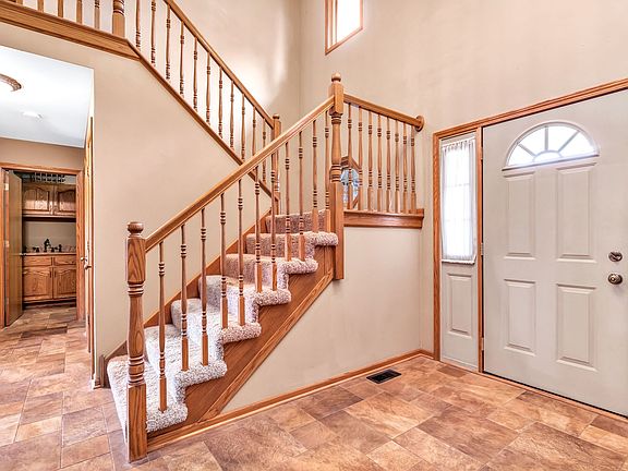 5th image of 19639 Brookfield Cir