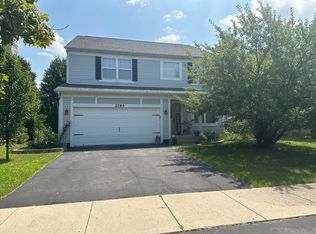 2784 Rosehall Ln, Aurora, IL 60503