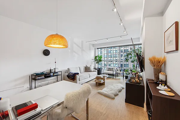 Rented by Realmart Realty LLC | media 4