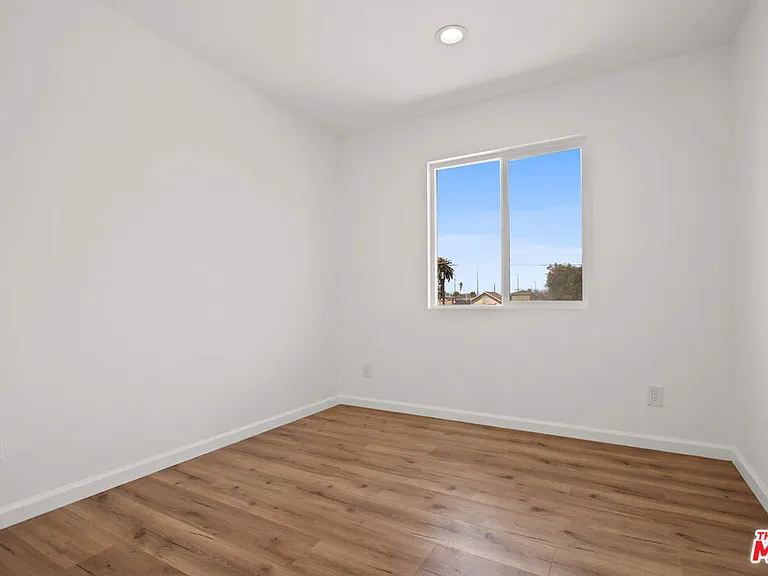 649 W 92nd St — Photo 33