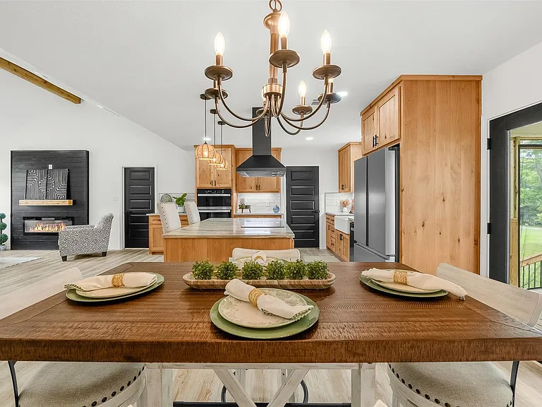 90 Coolcrest Dr — Photo 1