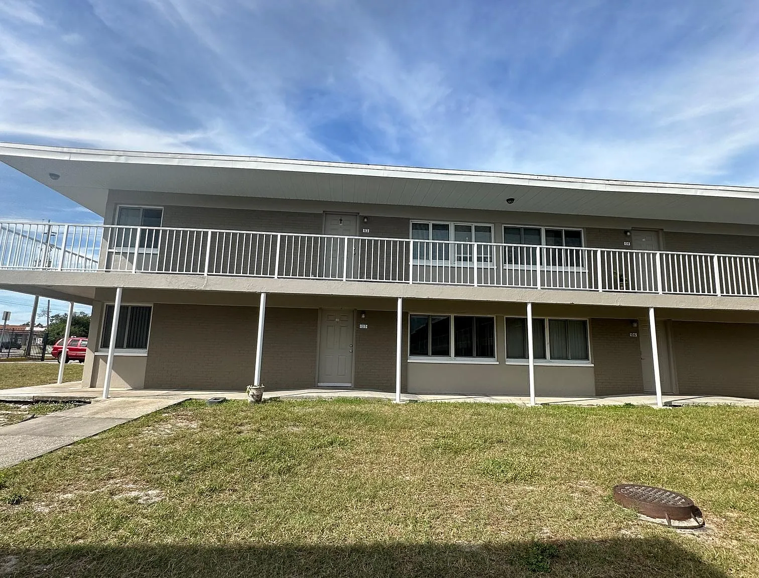 2 bed, 850 sqft, $1,200 — Photo 1