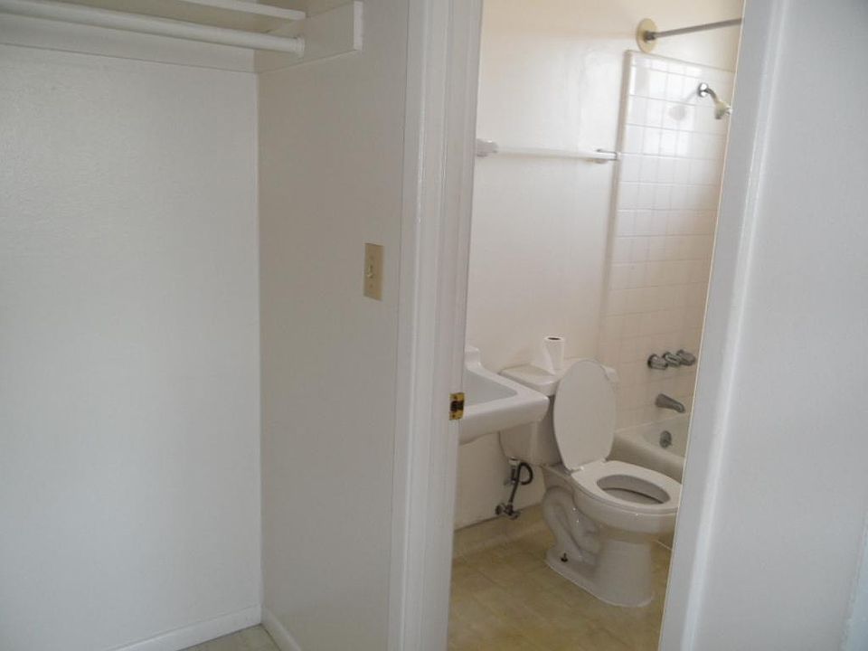 2nd image of 6555 Picasso Rd APT 8