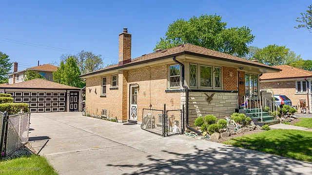 4546 25th Ave photo 1