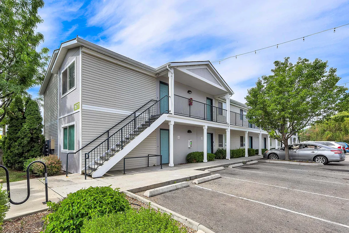 Building Photo - Selkirk Apartments