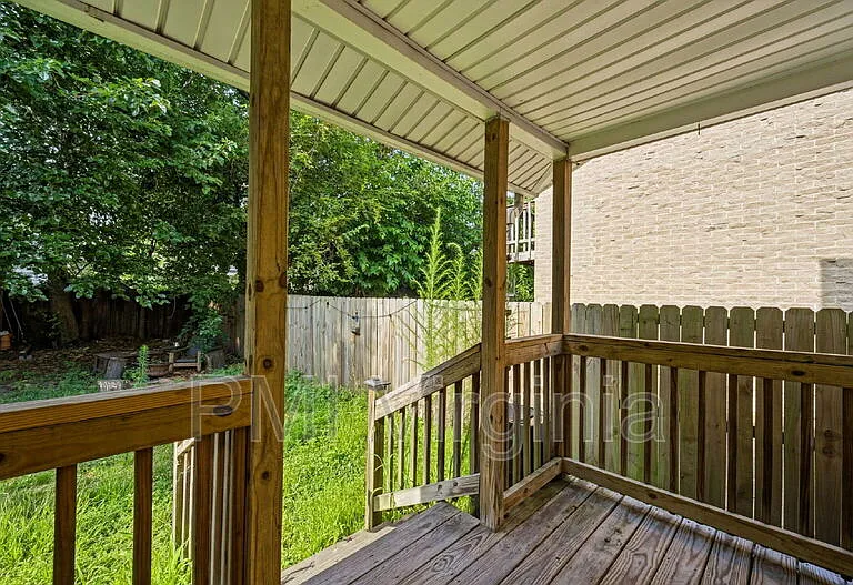 1035 W 36th St — Photo 24