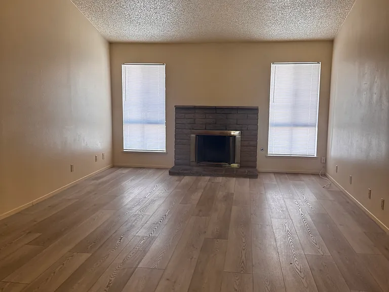 5608 Emilia Ave — Photo 2