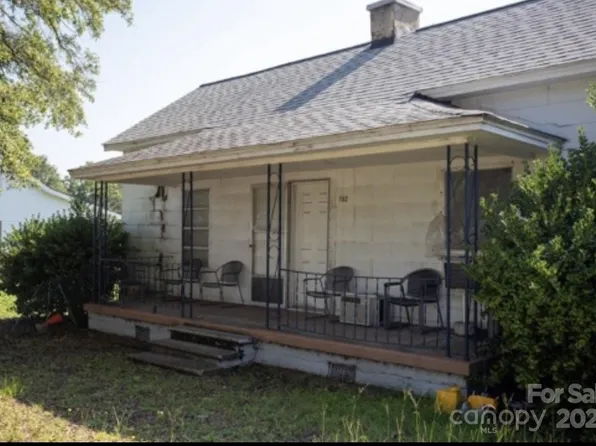 702 Old North Main St, Clover, SC 29710