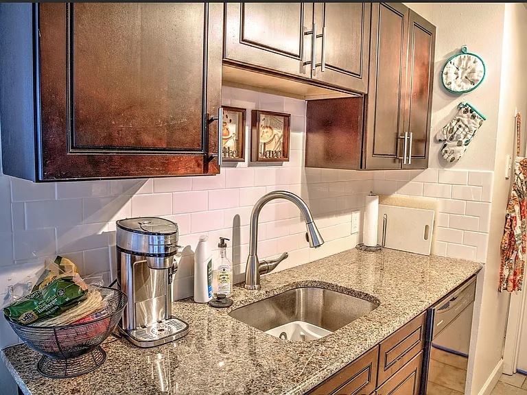 5538 Pershing Ave #209 — Photo 1
