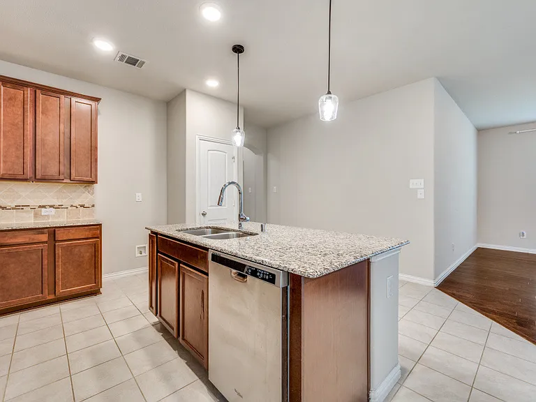 2028 Barx Dr — Photo 15