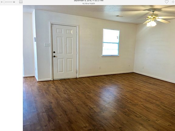 3rd image of 212 Rockyreef Cir