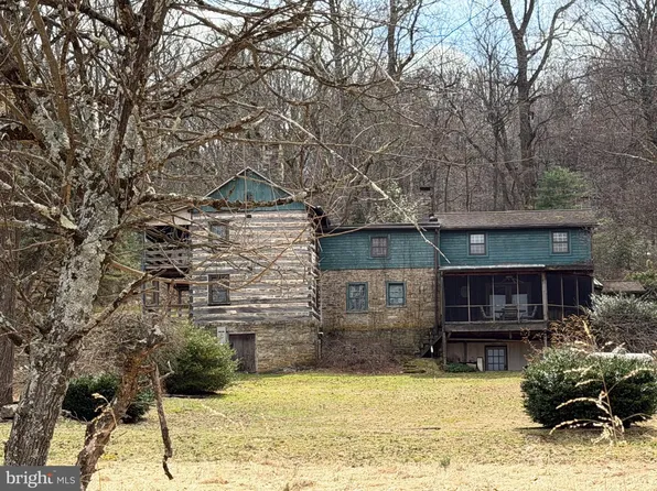 20 Ward Ln, Macungie, PA 18062