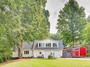 3811 Fox Valley Rd, Charlotte, NC 28278