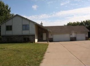 348 Thomas St, Lino Lakes, MN 55014