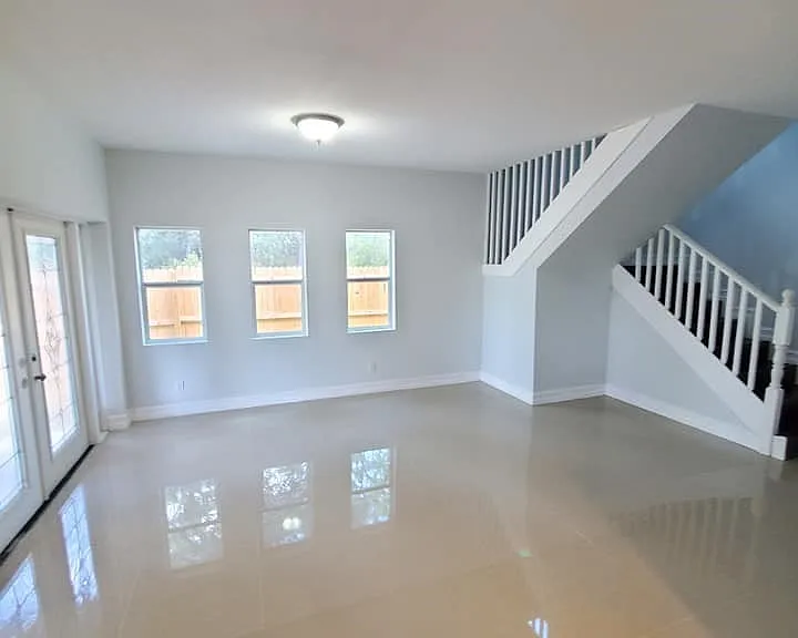 357 Flamingo Rd NE #1 — Photo 2