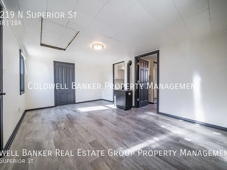 2219 N Superior St — Photo 12
