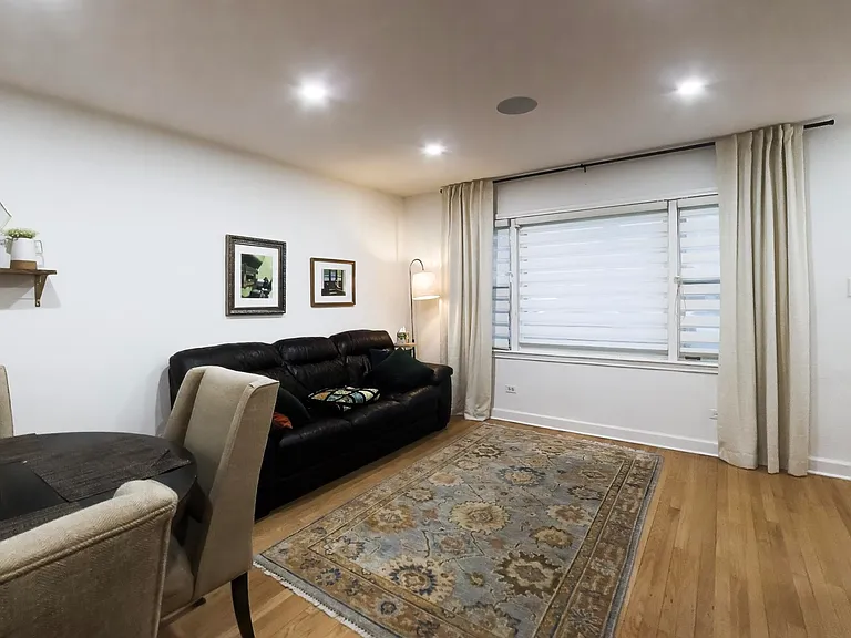 3321 N Whipple St — Photo 3