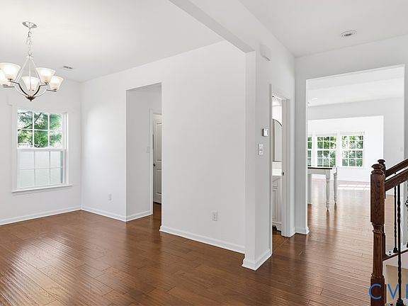 5th image of 8842 Thorneshire Cir