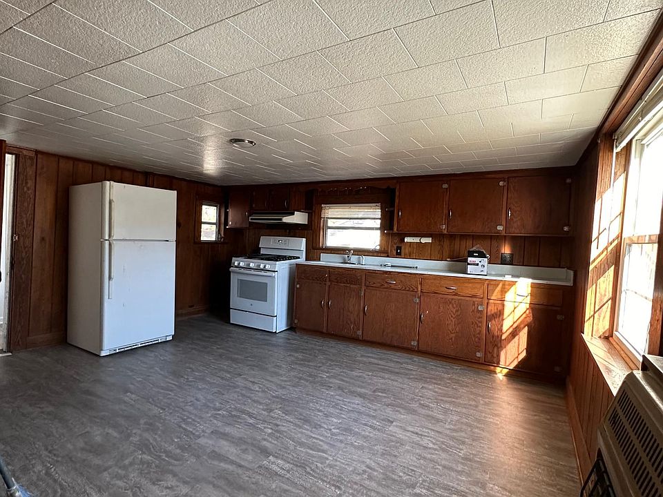 301 N Saratoga St Stantonsburg NC Zillow