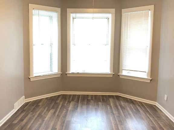 3rd image of 7228 S Saint Lawrence Ave