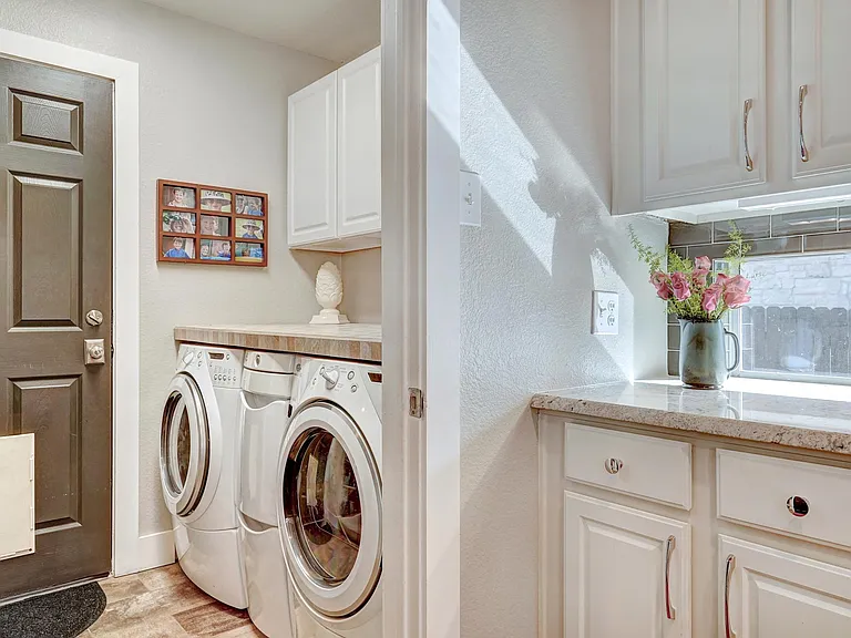 2639 Henley Dr — Photo 34