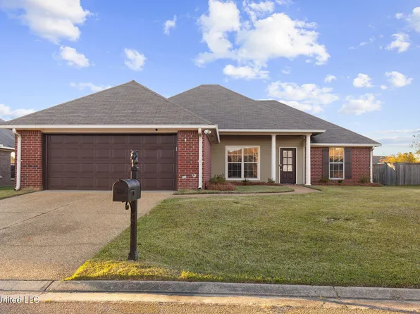 530 Planters Dr, Pearl, MS 39208