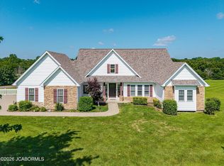 7059 N Meadow Dr, Fulton, MO 65251
