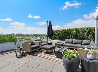 3438 Sawmill Cres #607, Vancouver, BC V5S 0E3