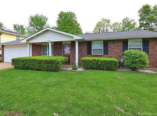 222 E Hillside Dr, Farmington, MO 63640