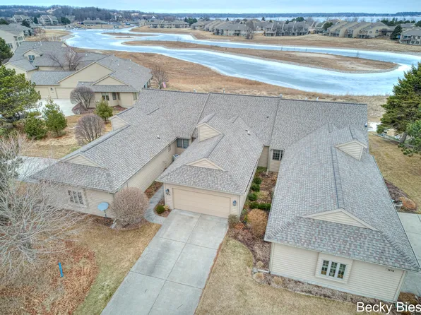 1676 W Harbour Towne Cir, Muskegon, MI 49441