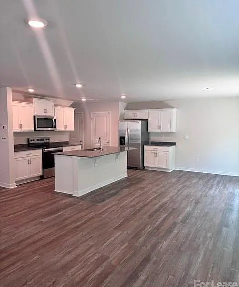 2102 10th St SE — Photo 2