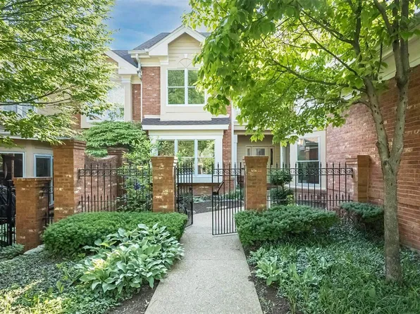 308 Carlyle Lake Dr, Saint Louis, MO 63141