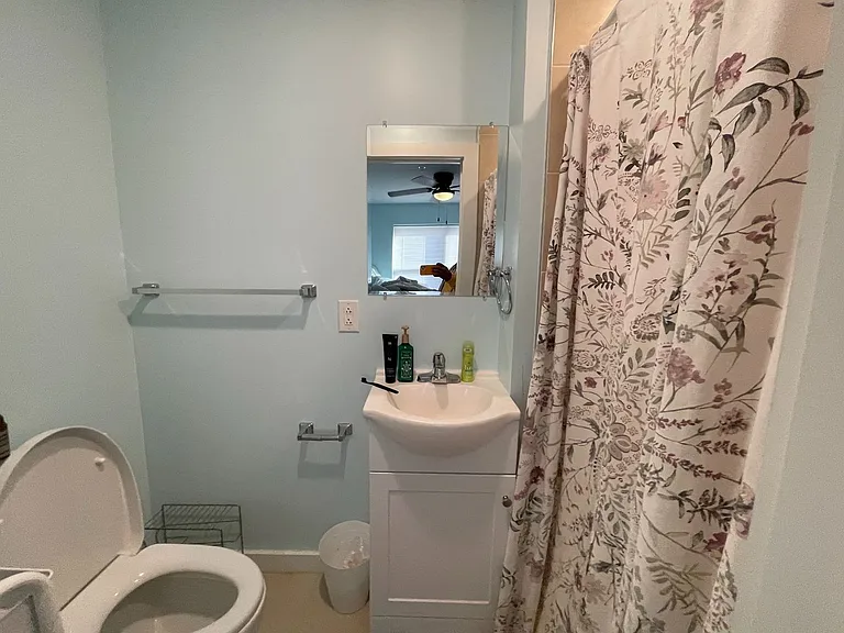 1611 N Sydenham St — Photo 3