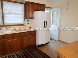 6610 Columbus Dr, Middleton, WI 53562