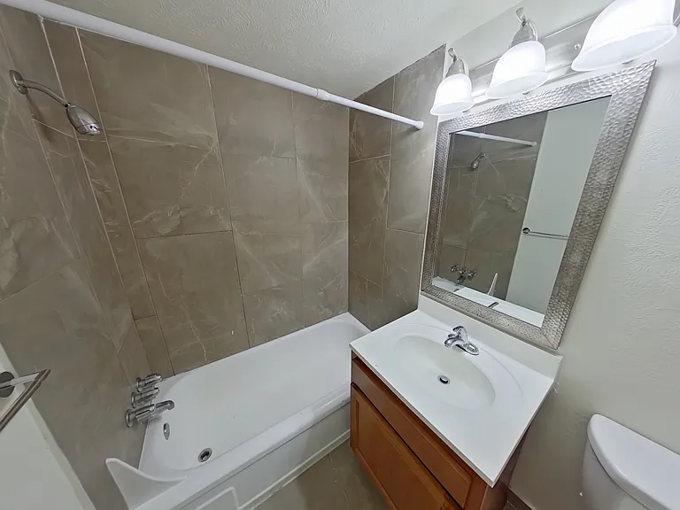 Kamden Village Apartments — Photo 6