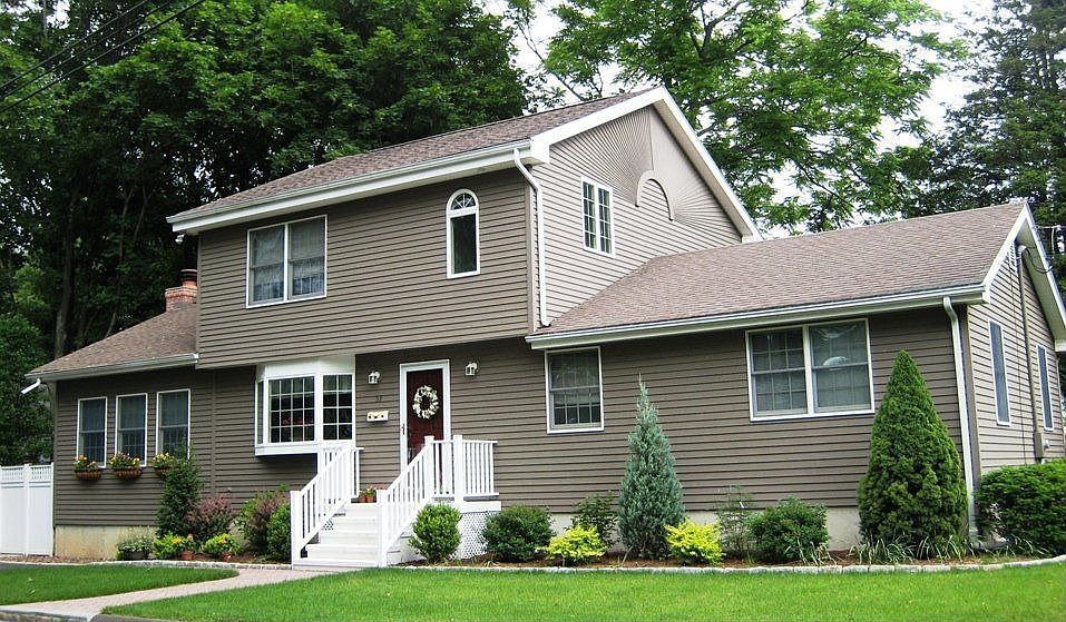 For Sale: 53 Narrow Street, Fairfield, CT 06824