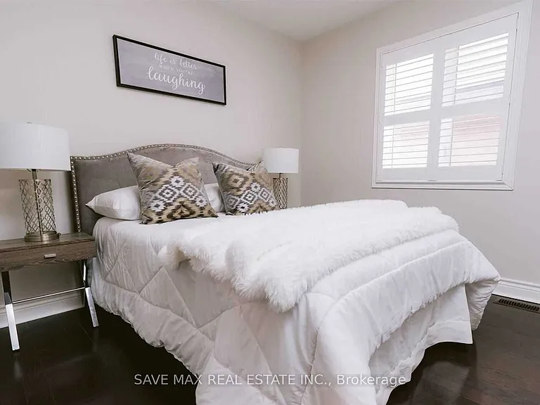 162 Ted Miller Cres — Photo 12