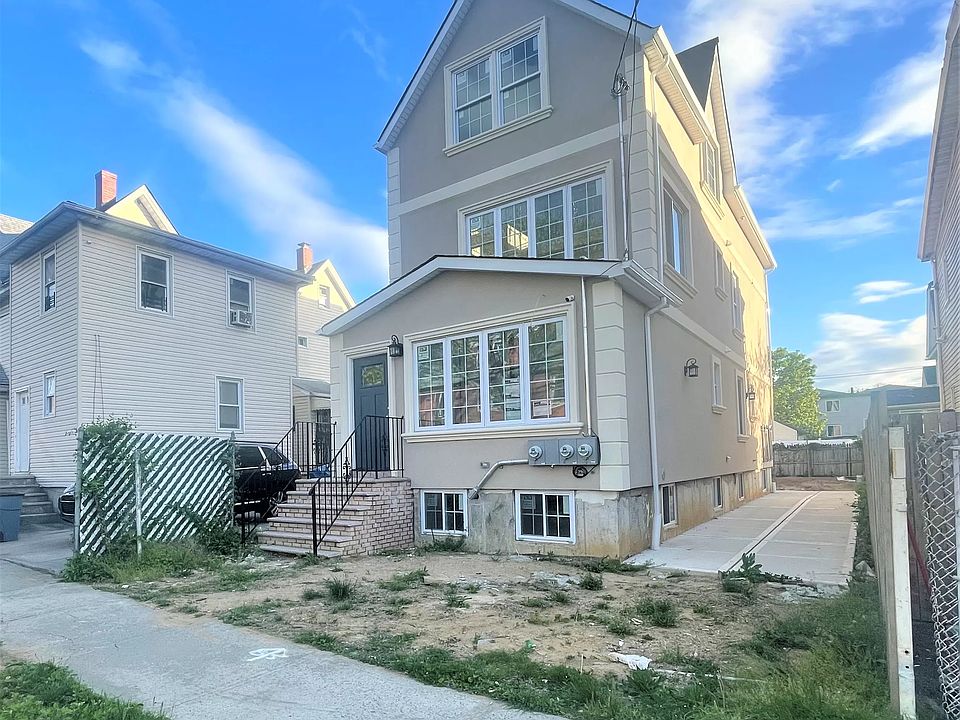 1st image of 10736 Waltham St