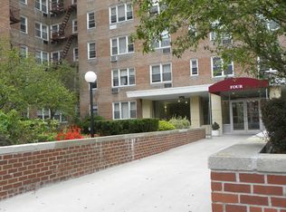 4 Sadore Ln APT 3V, Yonkers, NY 10710