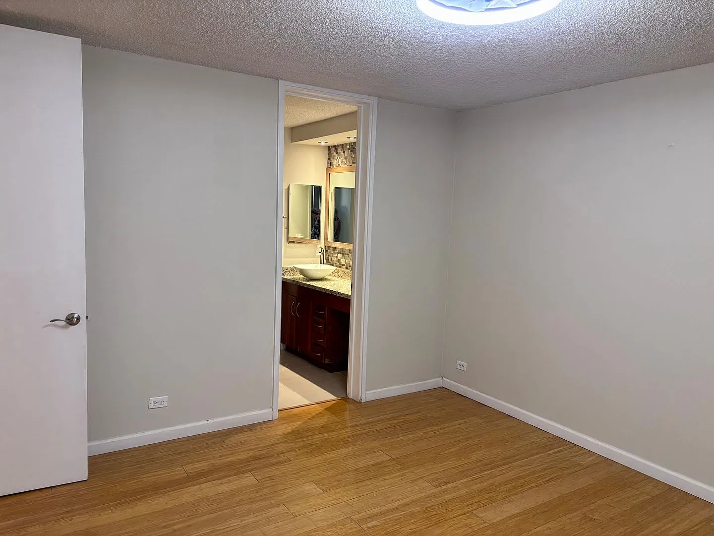 For Rent | Ground floor, 1 bedroom, 1 bath with 1 assigned parking stall condo in Mount Terrace H... — Photo 3