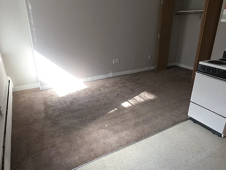 7th Place Apartments — Photo 11