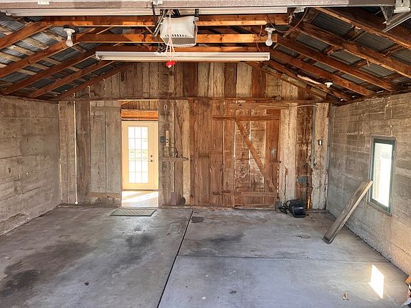 5th image of 807 N Orange St